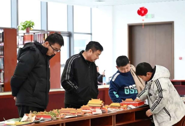 定州：阅启新春享书香 图书馆里年味浓