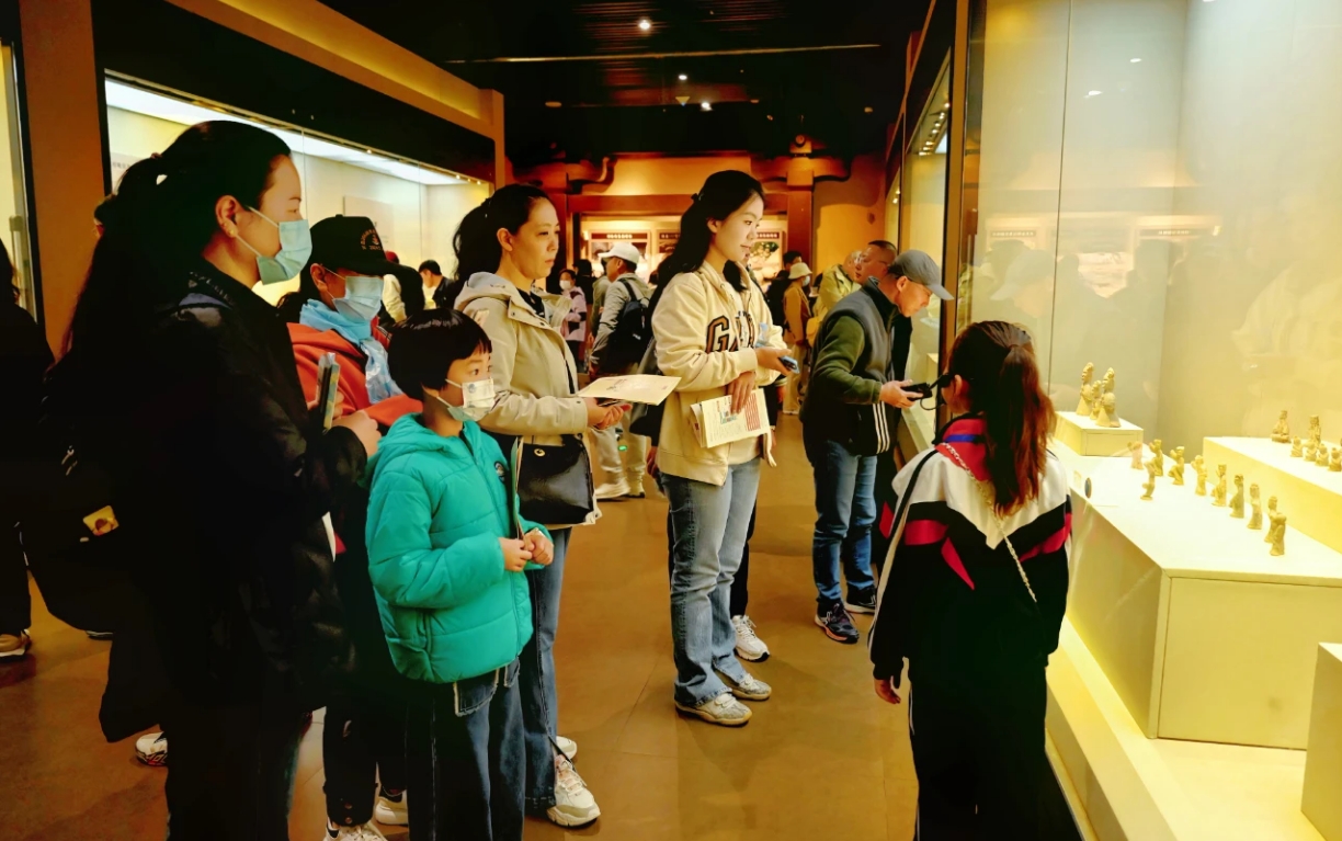 定州市假日旅游市场热潮涌动