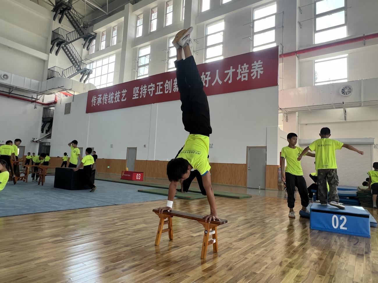 正在训练的郭俊熙。李一平摄